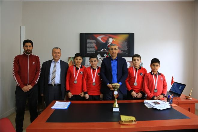 Ahmet Çokyaşar Orta Okulu´na ödül