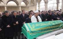 Ahmet Çakır, dayısının eşinin cenazesine katıldı